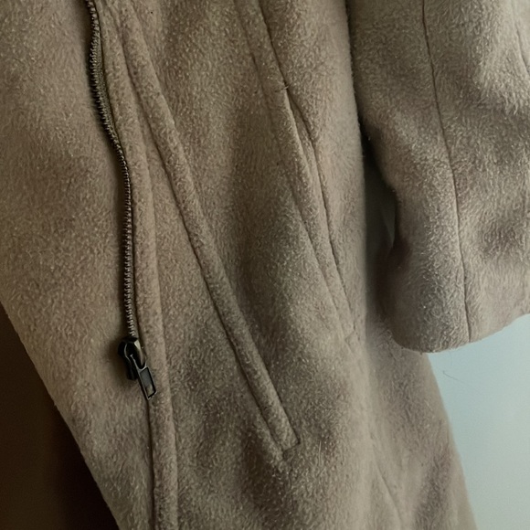 Tan coat - Picture 3 of 3